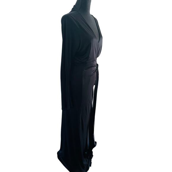 Isabella Oliver - Maternity Satin Sheen Viscose Wrap Dress - XL - Black - Picture 3 of 6